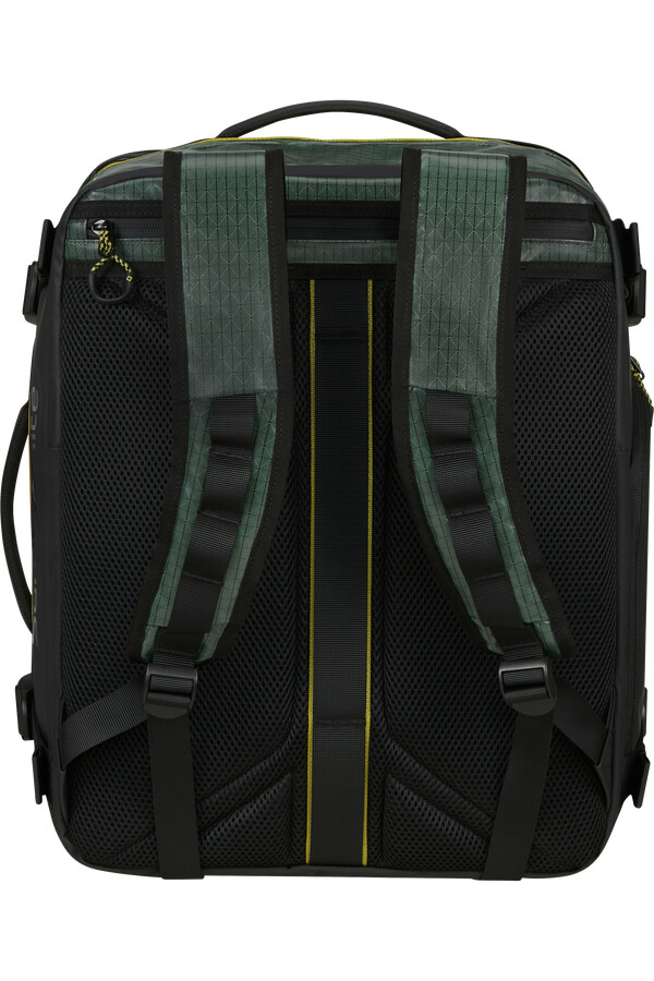 アウトトラックス バックパック 17.3インチ フォレストグリーン
